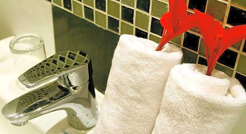 Grand Royal BIL Hotel