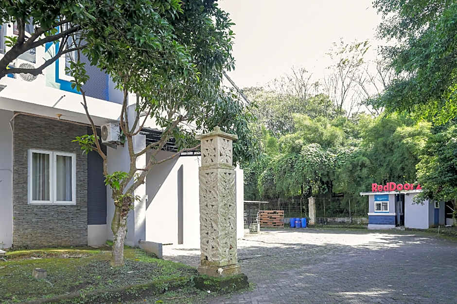 RedDoorz @ Jamin Ginting Medan