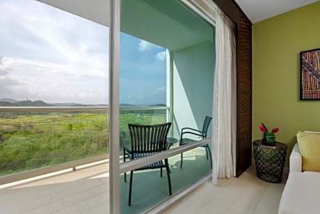 Premium Queen Room with Two Queen Beds and Tropical View - High Floor