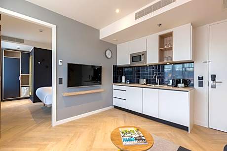 One Bedroom Suite King Parliament View