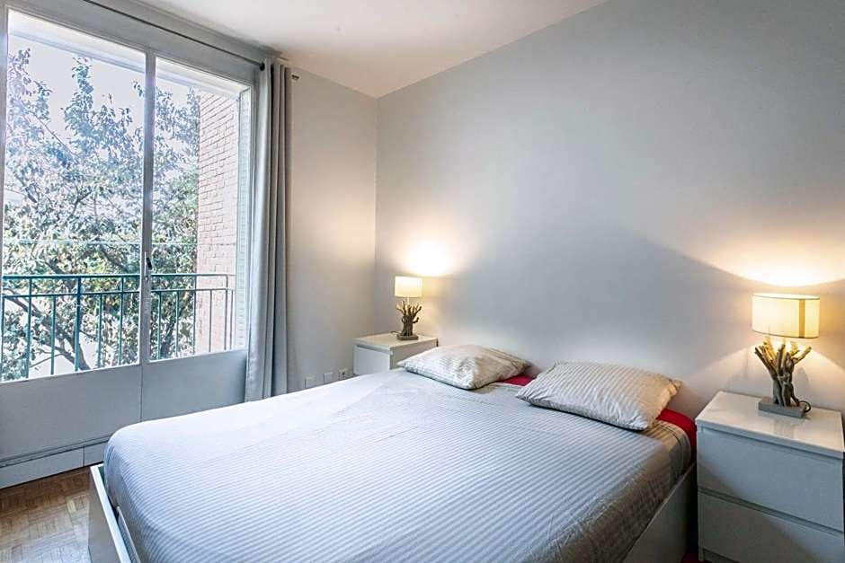 Paris City - Spacious 3 rooms flat for families - 3 minutes from metro station