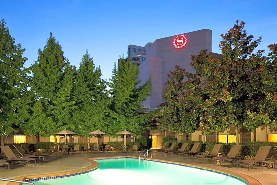 Sheraton Vancouver Airport Hotel