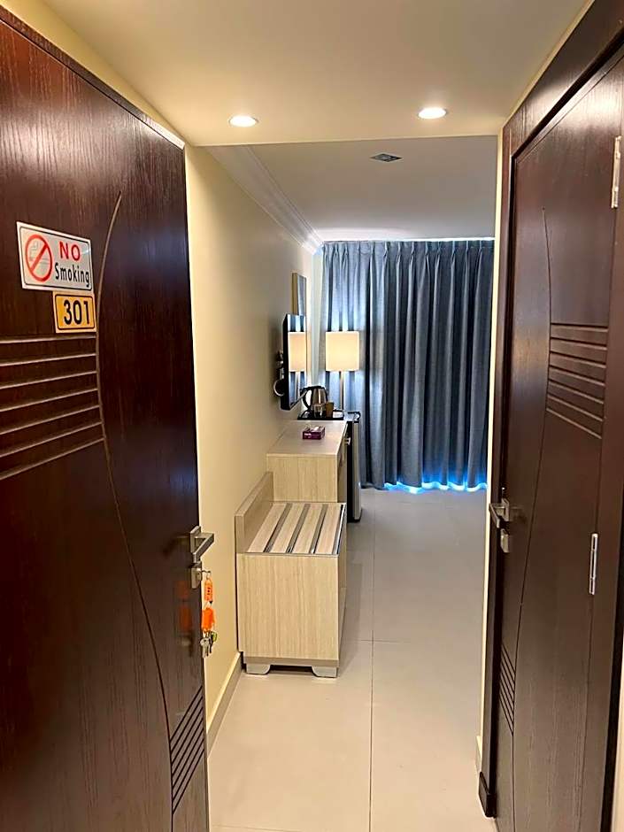 Silk Road Hotel