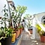 Alexandross Hostel