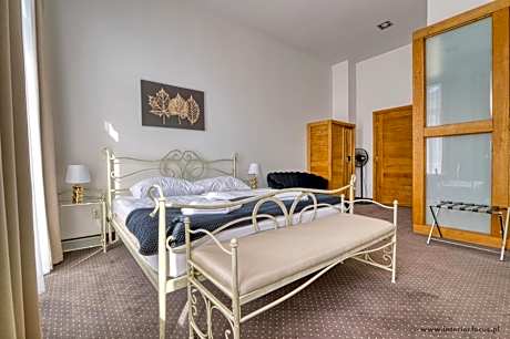 Classic Quadruple Room