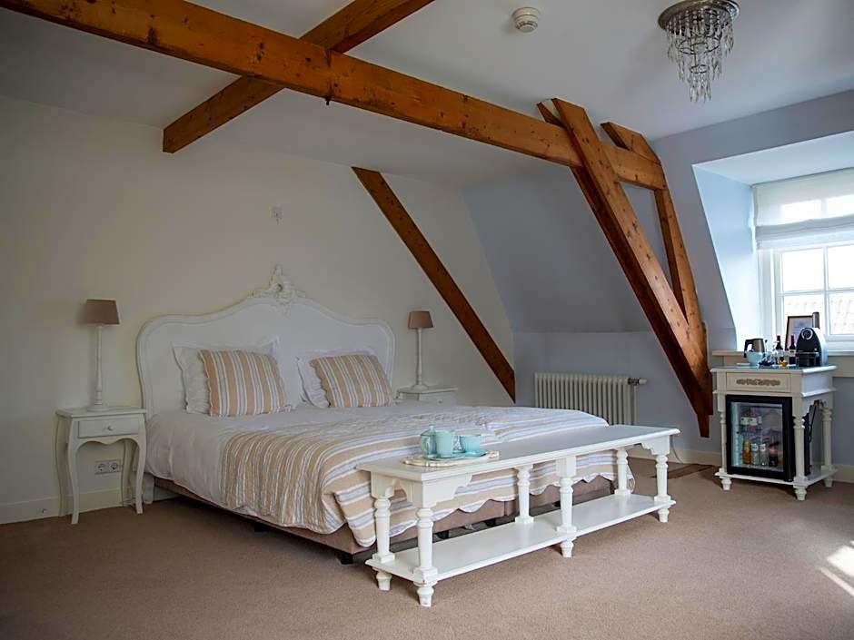 B & B Hotel The Baron Crown