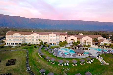 Howard Johnson Hotel & Convention Center By Wyndha