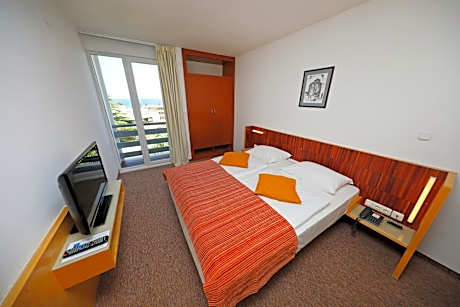Triple Room with Resort View
