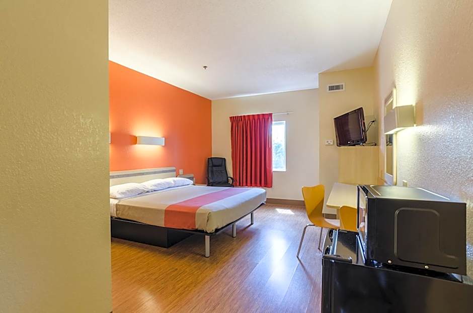 Motel 6-Bristol, VA