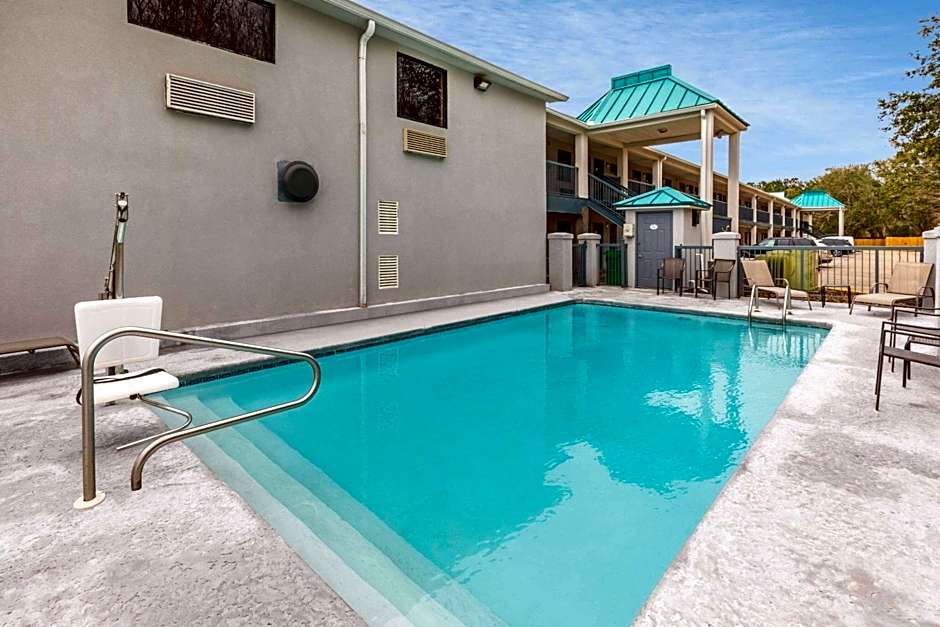 Baymont by Wyndham Biloxi Ocean Springs