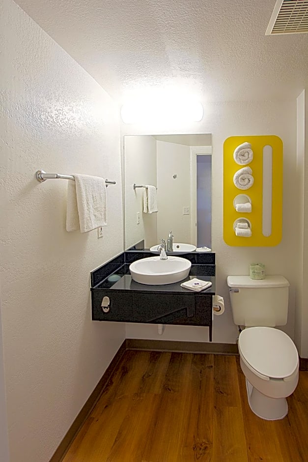 Motel 6-East Brunswick, NJ
