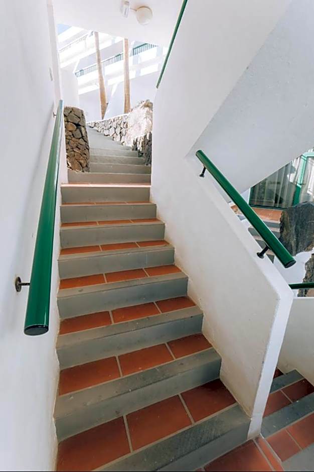 Central location in a great complex with 300mbps internet