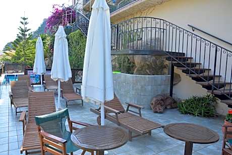 Aristotelis Apartments