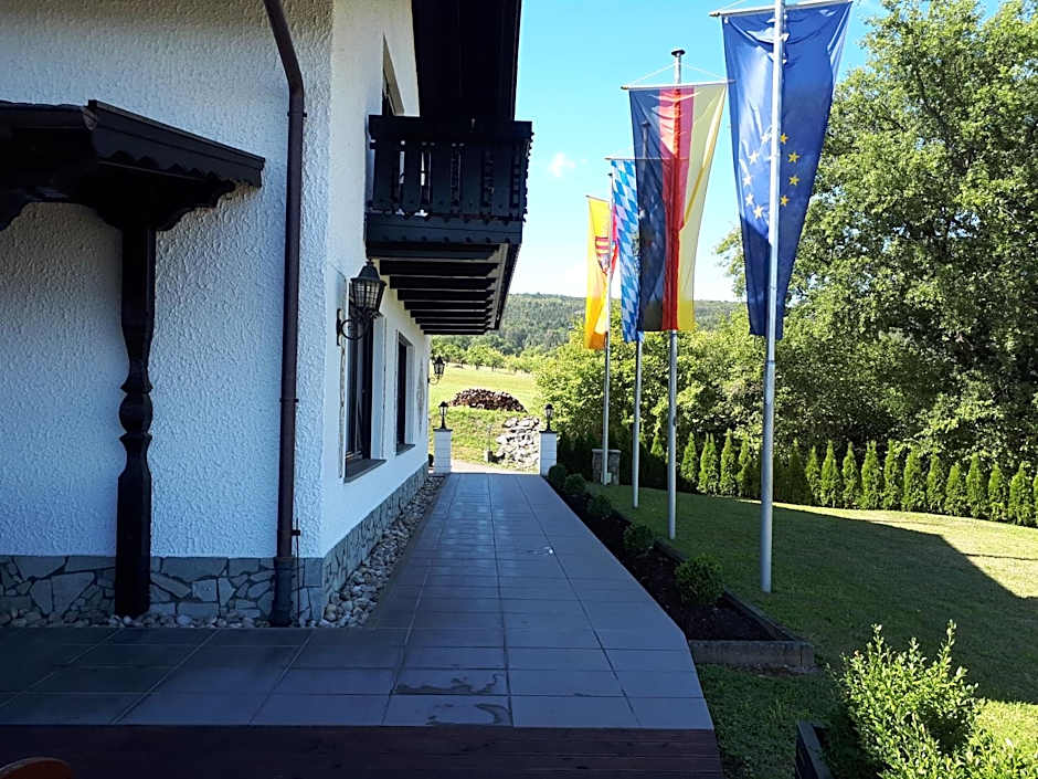 Hotel - Gasthof Spessarttor & Hotel Bergwiesen -hier auf Wunsch Zimmer mit Balkon