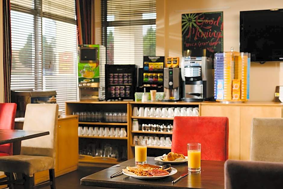 Belmore Court & Motel