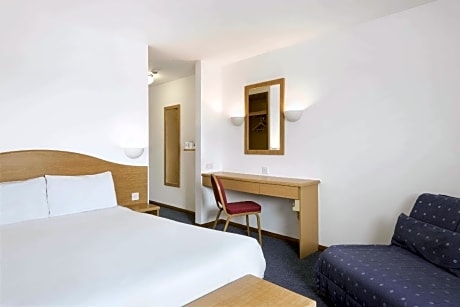 1 Double Bed Non-Smoking