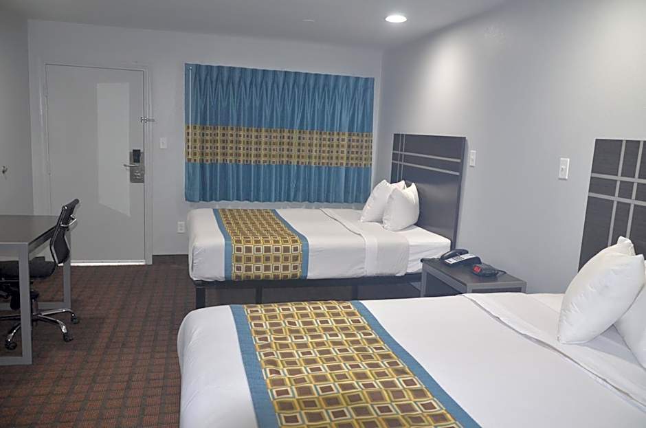 Travelers Inn