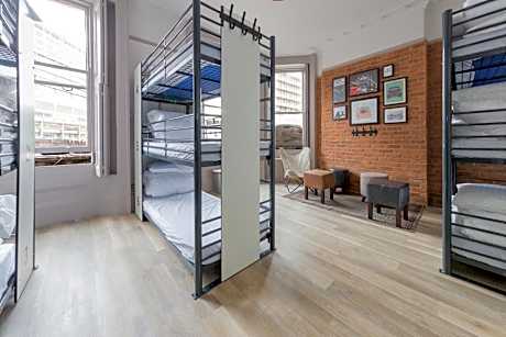 Bed in 9-Bed Mixed Dormitory Room with Shared Bathroom