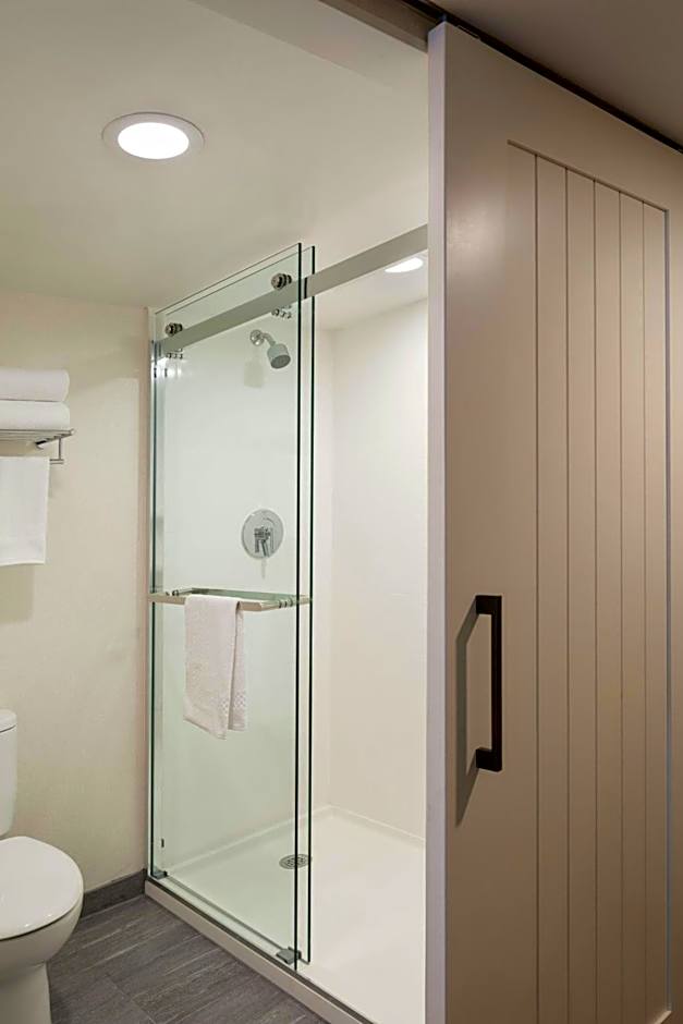 Fairfield by Marriott Inn & Suites Providence Airport Warwick