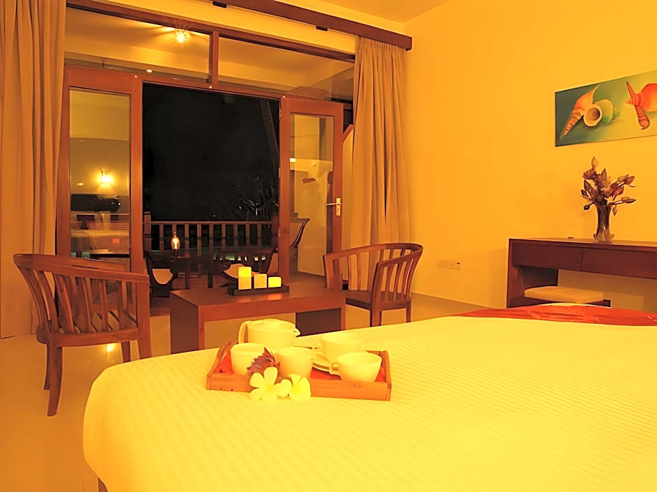 Whispering Palms Hotel