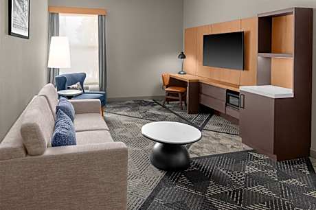 DoubleTree by Hilton Dayton Fairborn