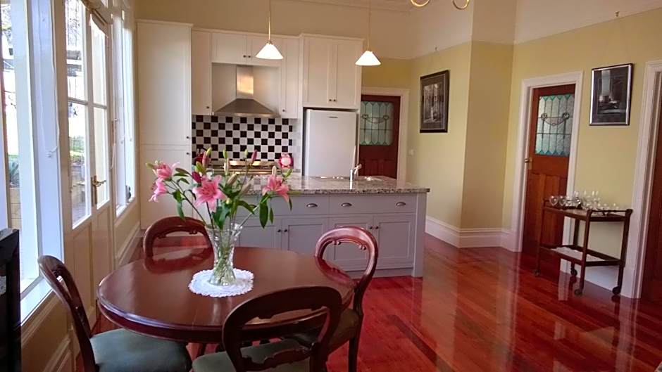 The Oaks Lilydale Accommodation