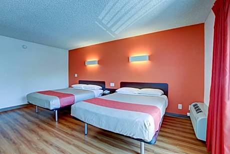 Deluxe Queen Room with Two Queen Beds