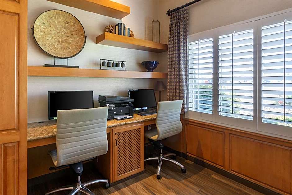 Best Western Plus A Wayfarer's Inn & Suites