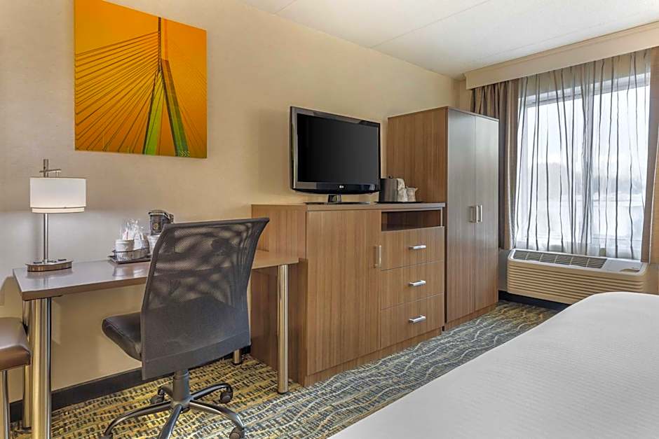 Best Western Plus New Englander