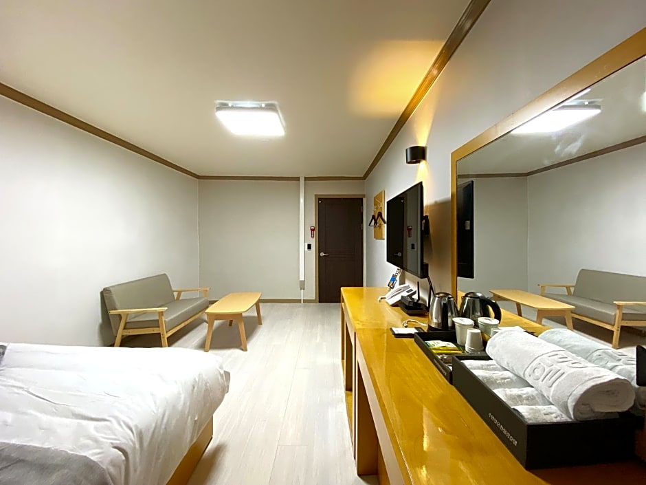 Suanbo Hot Spring Healing Hotel