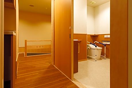 Japanese-Western Style Room for 5 People with Semi-Open-Air Bath