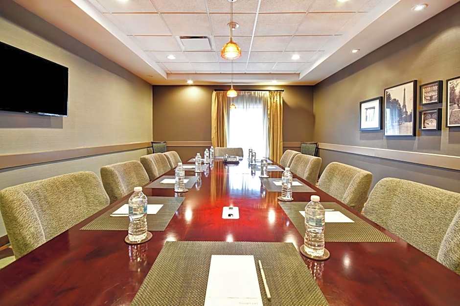 Hampton Inn By Hilton And Suites Detroit/Canton