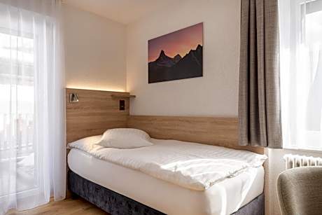 Quadruple Room with Mountain View