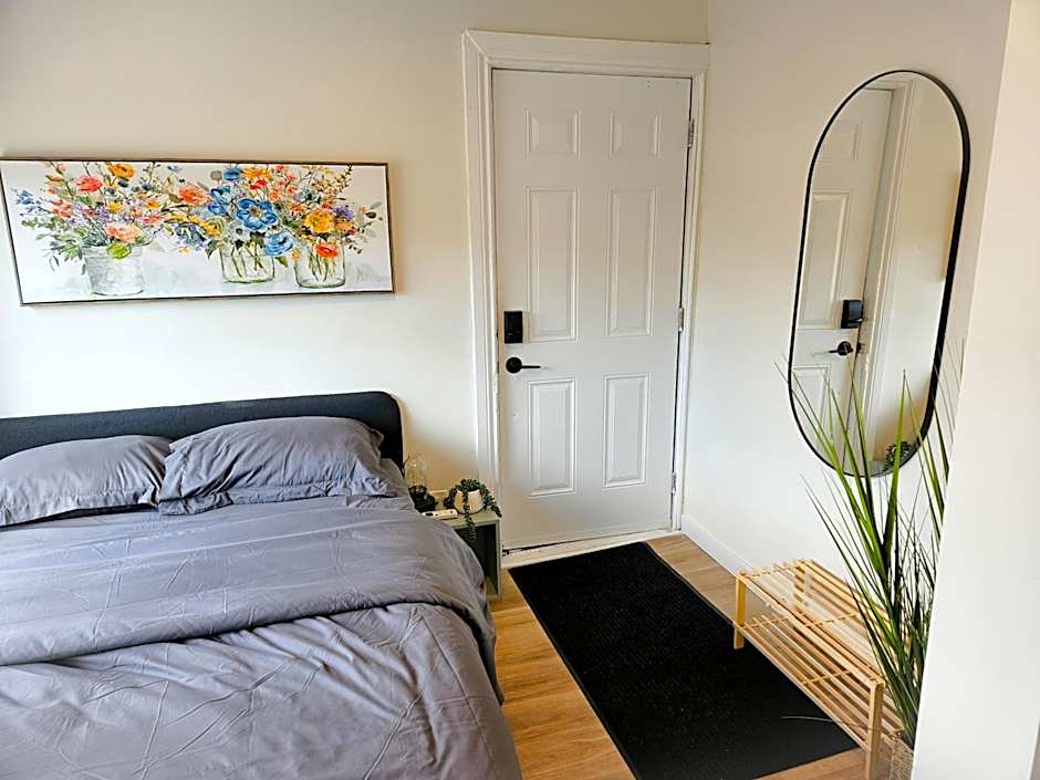 JstLikeHome - Old Ottawa Suite & Guesthouse