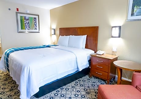 Days Inn by Wyndham College Park Atlanta Airport South