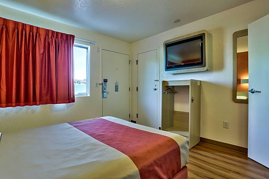 Motel 6-Flagstaff, AZ - Butler