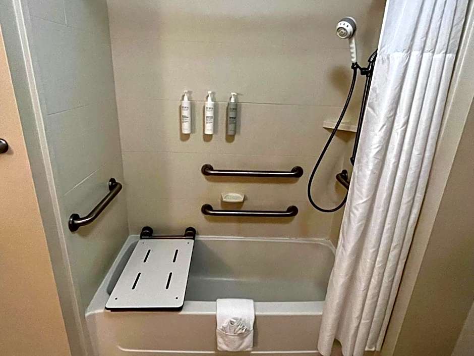Photo 1 of 2 of 2 Queen Beds, Hearing/Mobility Accessible, Bathtub