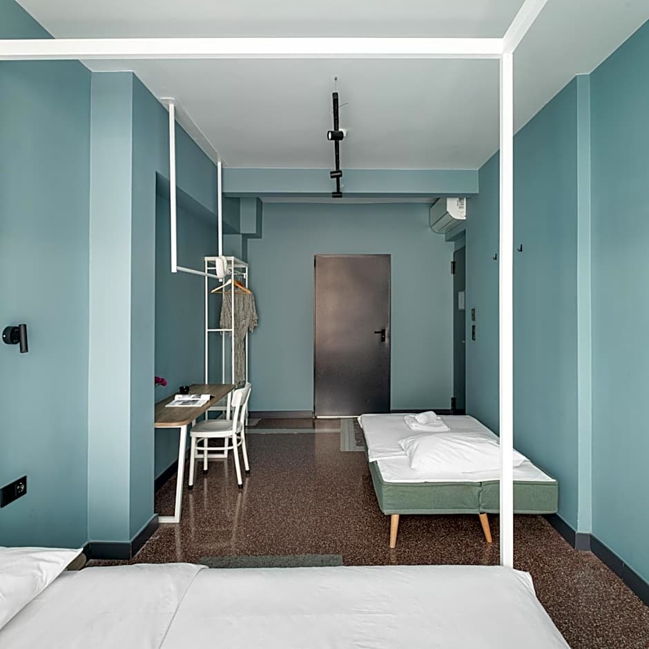 Zeus is Loose Hostel