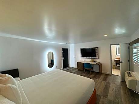 Standard King Room