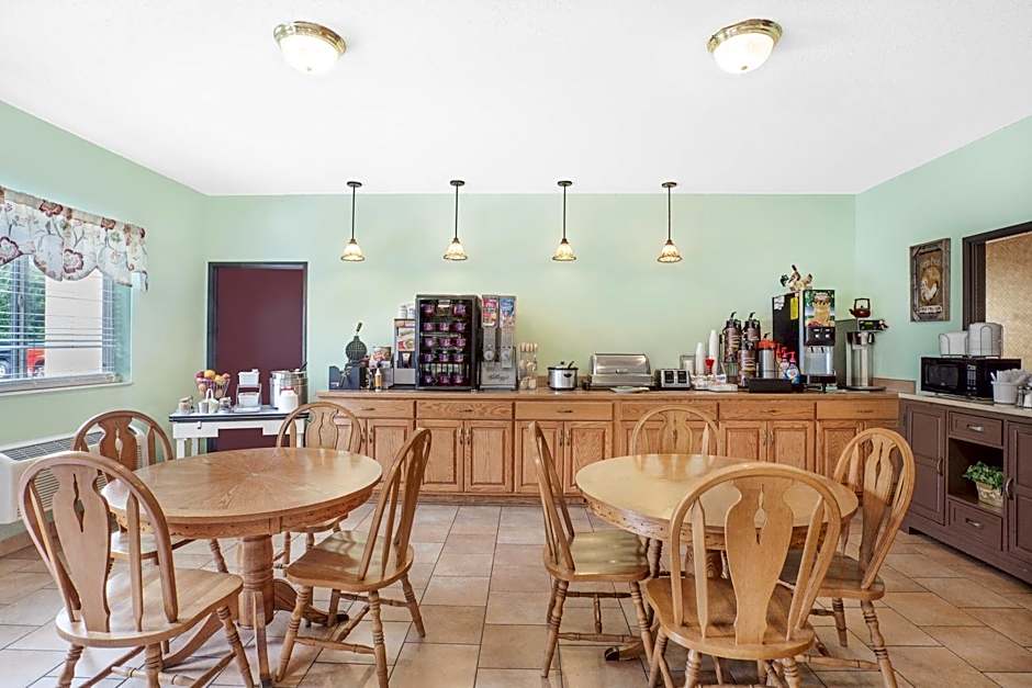 Super 8 by Wyndham Central City