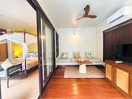 Villa with Garden View