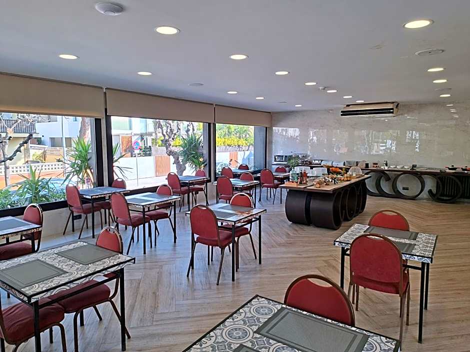 Hotel 153