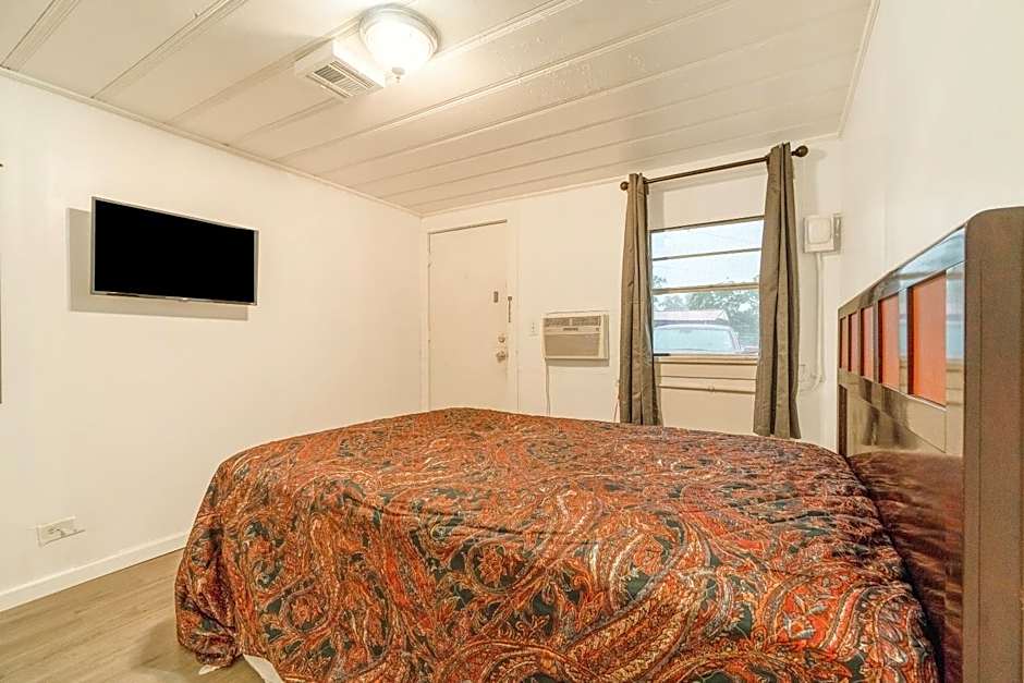 Budget Inn By OYO Palestine TX Hwy 79