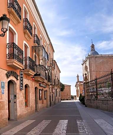Hotel Arcos Catedral