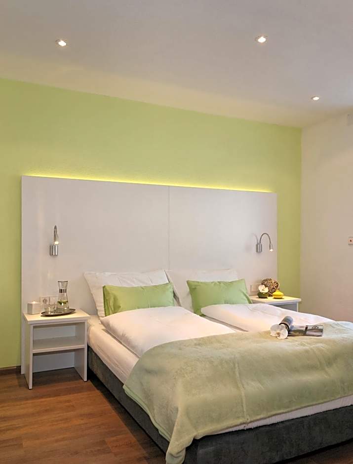 Schlotzeria Hotel I Café I Eis