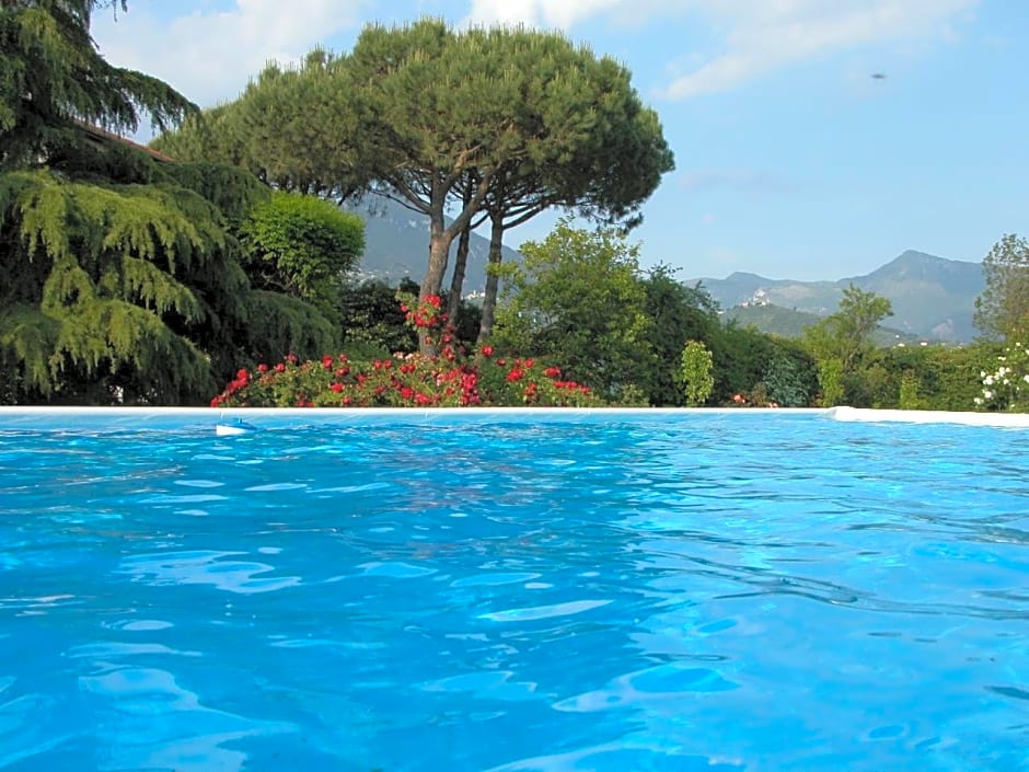 PIETRASANTA - VERSILIA - Villa Arzilla Garden con piscina
