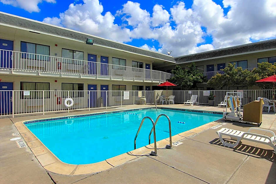 Motel 6-Kingsville, TX