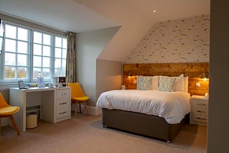 Classic Double with Shower Only Ensuite