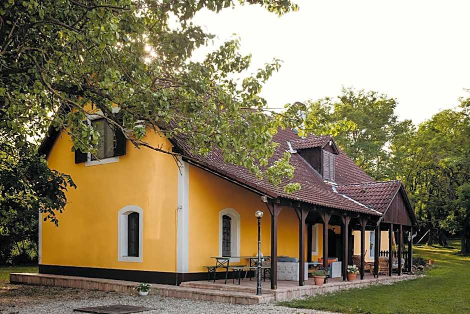 Tusculanum Udvarház