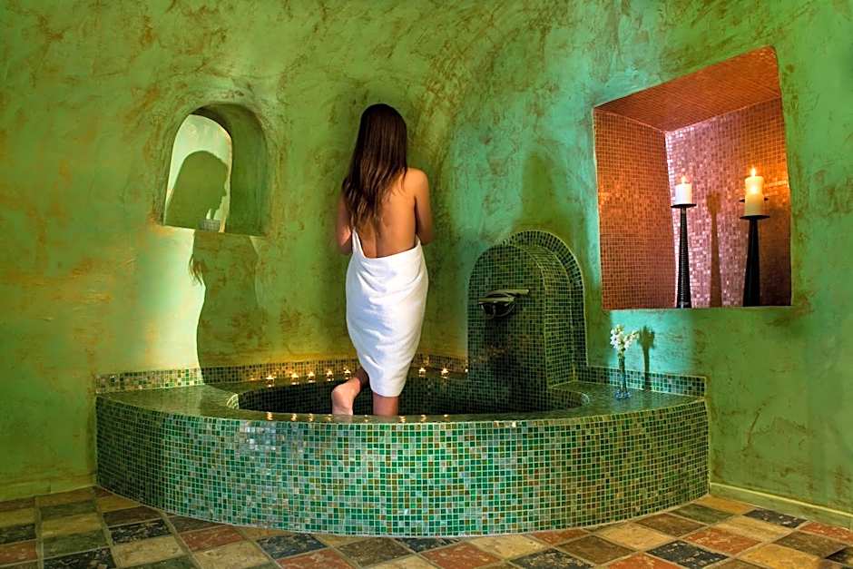 Dreams Luxury Suites